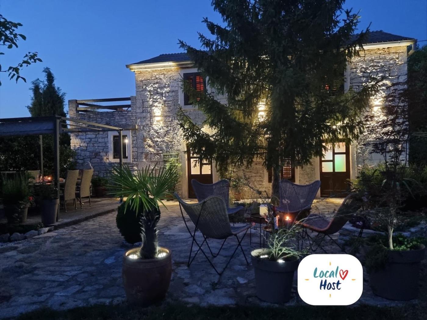 Stonehouse Ana With Jacuzzi Rovinj-Krmed Villa Exterior photo